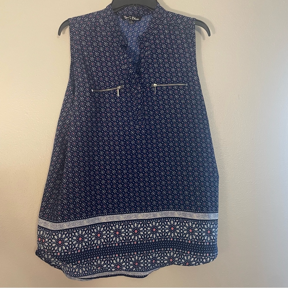 Time to Bloom Womens Top Sleeveless Blue Floral Size Large